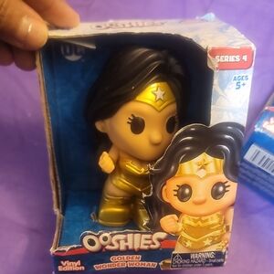 Golden Wonder Woman Vinyl Figure